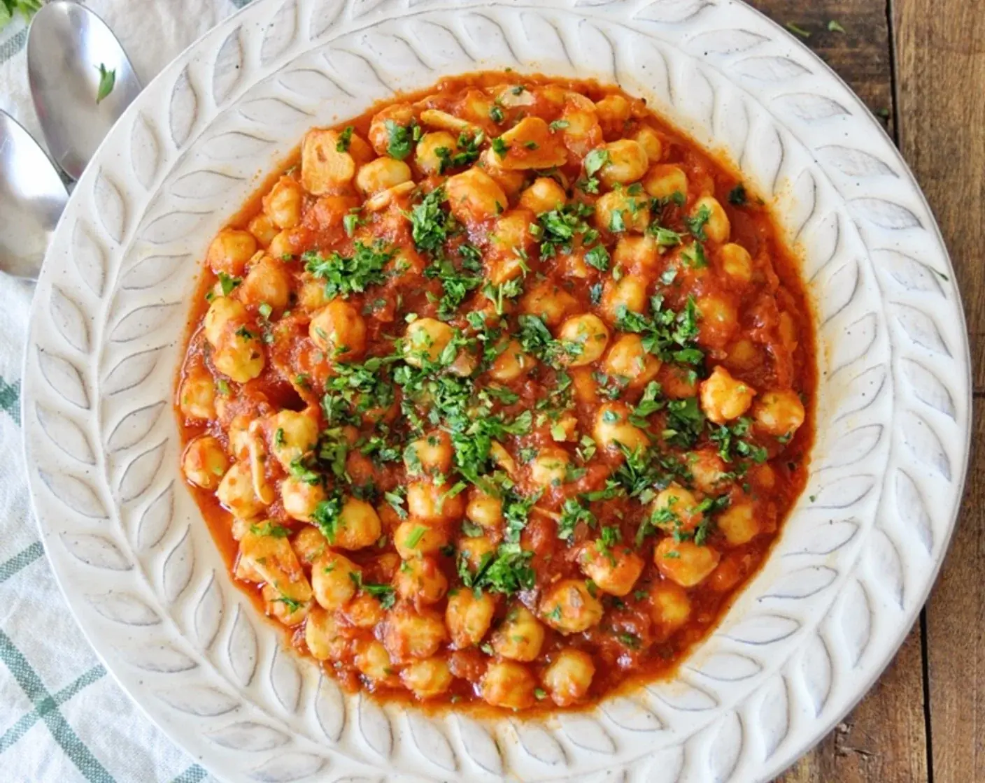 Spanish Chickpeas with Spicy Paprika Tomato Sauce